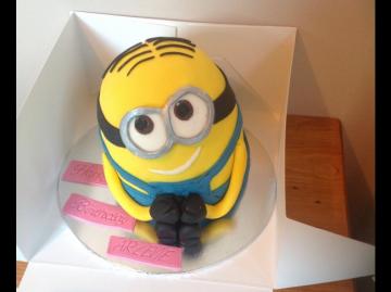 Minion cake